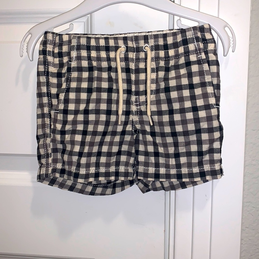 Baby shorts. sz 6-12 months